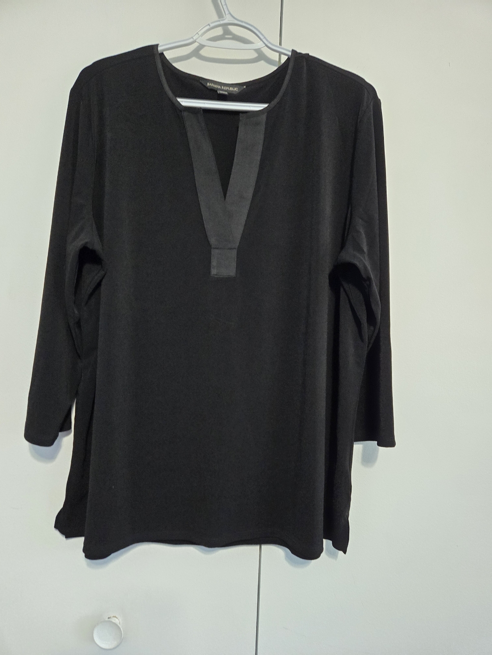 Banana Republic Tunic Top XL Black Satin Trim V Neck 3/4 Sleeve Stretch